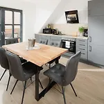Kuesten West Seitliche Wasserlage, 1 Balkon, 90qm * Гретзиль