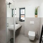Апартаменты Kuesten West Seitliche Wasserlage, 1 Balkon, 90qm