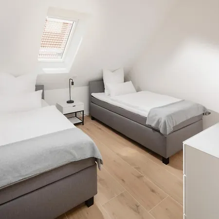 Kuesten West Seitliche Wasserlage, 1 Balkon, 90qm *