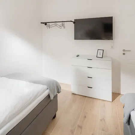 Kuesten West Seitliche Wasserlage, 1 Balkon, 90qm Апартаменты Гретзиль