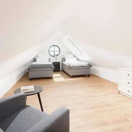 Апартаменты Kuesten West Seitliche Wasserlage, 1 Balkon, 90qm *