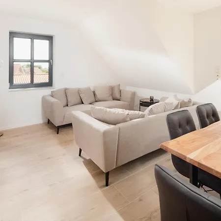 Kuesten West Seitliche Wasserlage, 1 Balkon, 90qm * Гретзиль