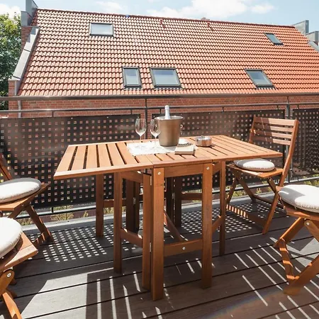 Kuesten West Seitliche Wasserlage, 1 Balkon, 90qm * Гретзиль