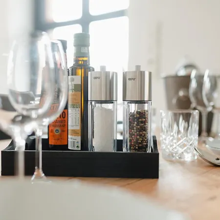 Kuesten West Seitliche Wasserlage, 1 Balkon, 90qm *