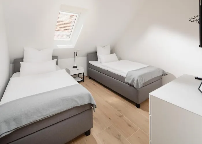 Küsten West Seitliche Wasserlage, 1 Balkon, 90qm *