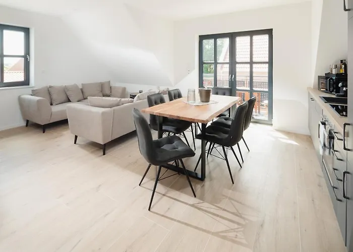 Appartement Kuesten West Seitliche Wasserlage, 1 Balkon, 90qm *