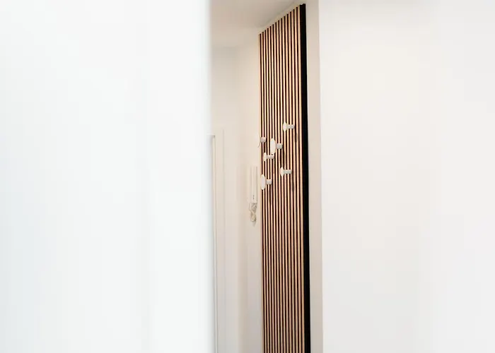 Küsten West Seitliche Wasserlage, 1 Balkon, 90qm Apartment