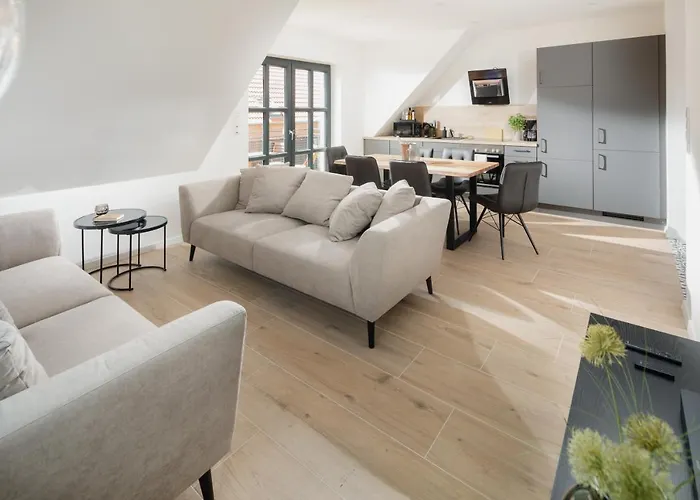 Küsten West Seitliche Wasserlage, 1 Balkon, 90qm Apartment *