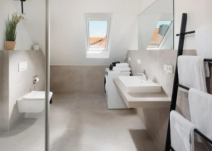 Kuesten West Seitliche Wasserlage, 1 Balkon, 90qm *