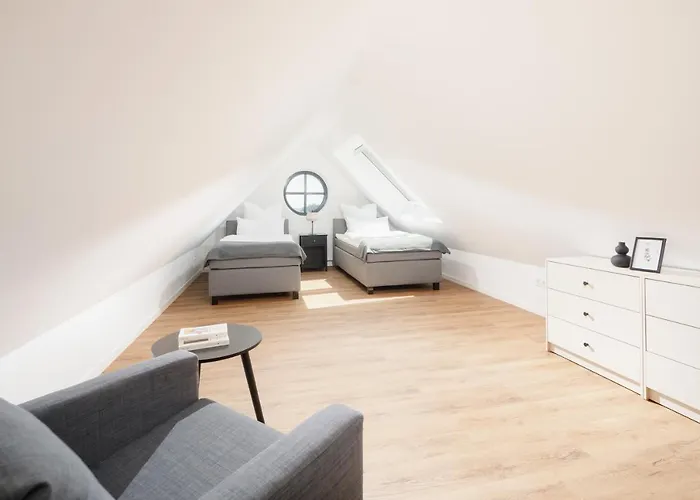 Apartment Küsten West Seitliche Wasserlage, 1 Balkon, 90qm *