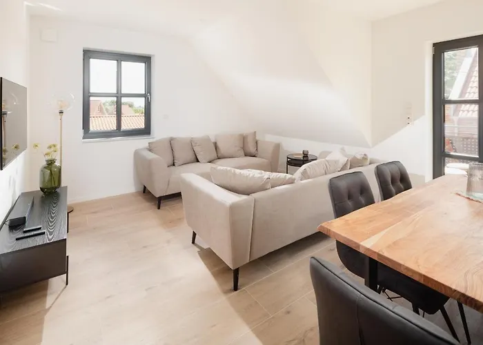 Kuesten West Seitliche Wasserlage, 1 Balkon, 90qm * Greetsiel