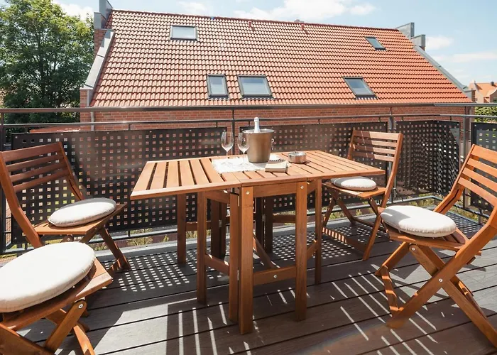 Kuesten West Seitliche Wasserlage, 1 Balkon, 90qm * Greetsiel